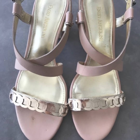 (2* for $30) Nude and gold colour sandal by Enzo Angiolini size 6 1/2 - Picture 6 of 8